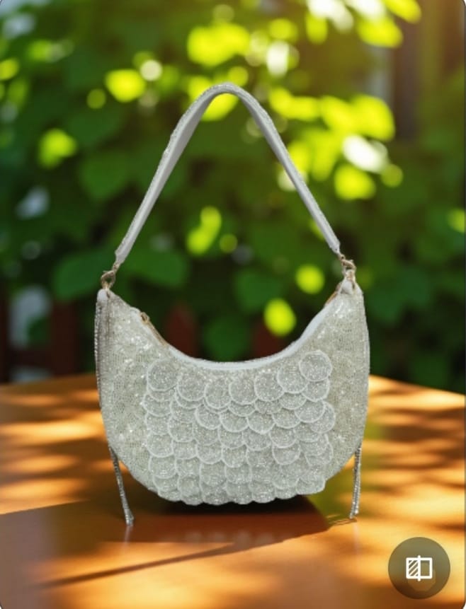 Moon clutch bag white